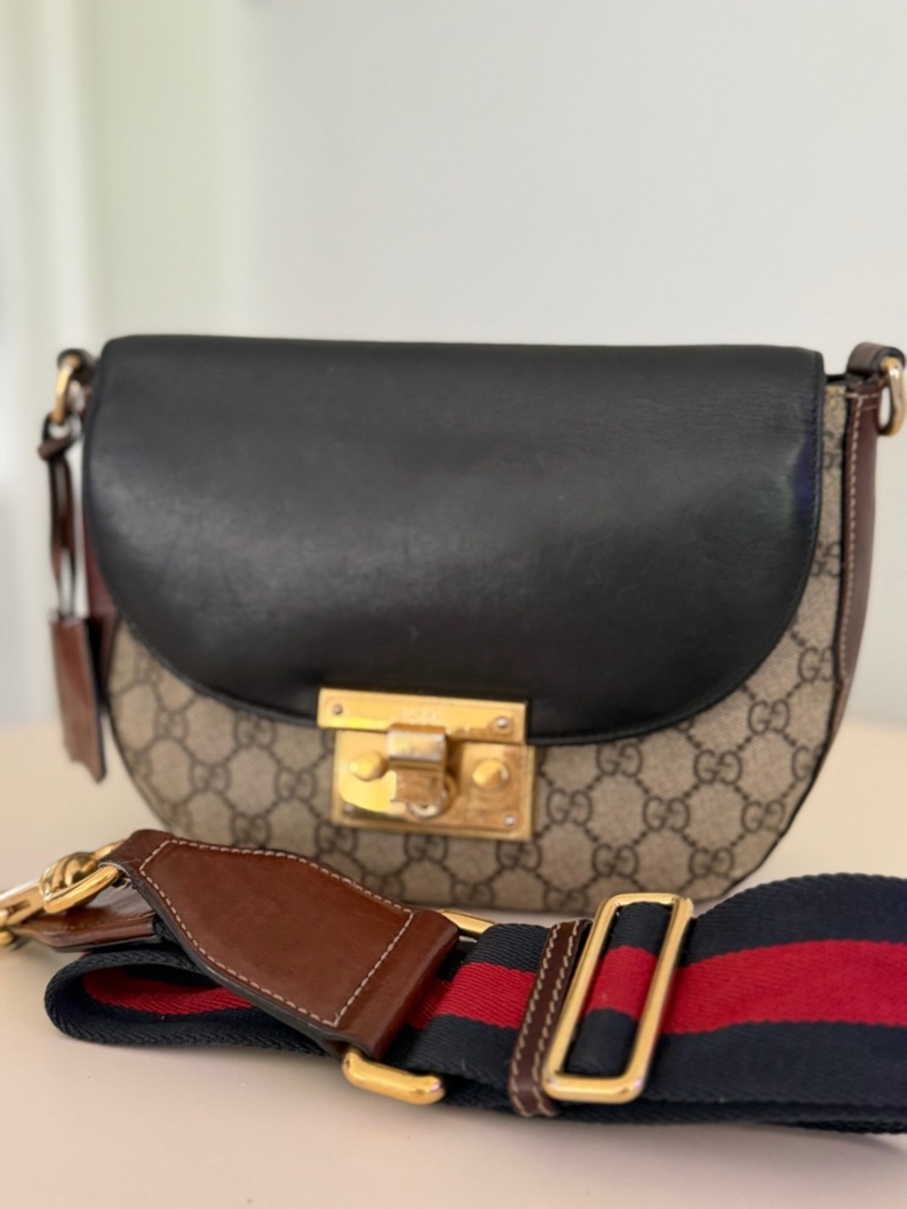 Gucci Black Leather Padlock Saddle Canvas Crossbody with Navy-Red Web Strap - Picture 2 of 9